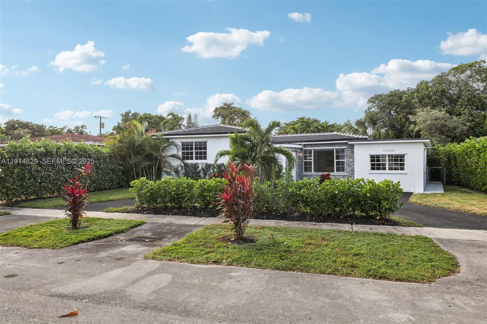 12630 NE Miami Place, North Miami, FL 33161 photo 3
