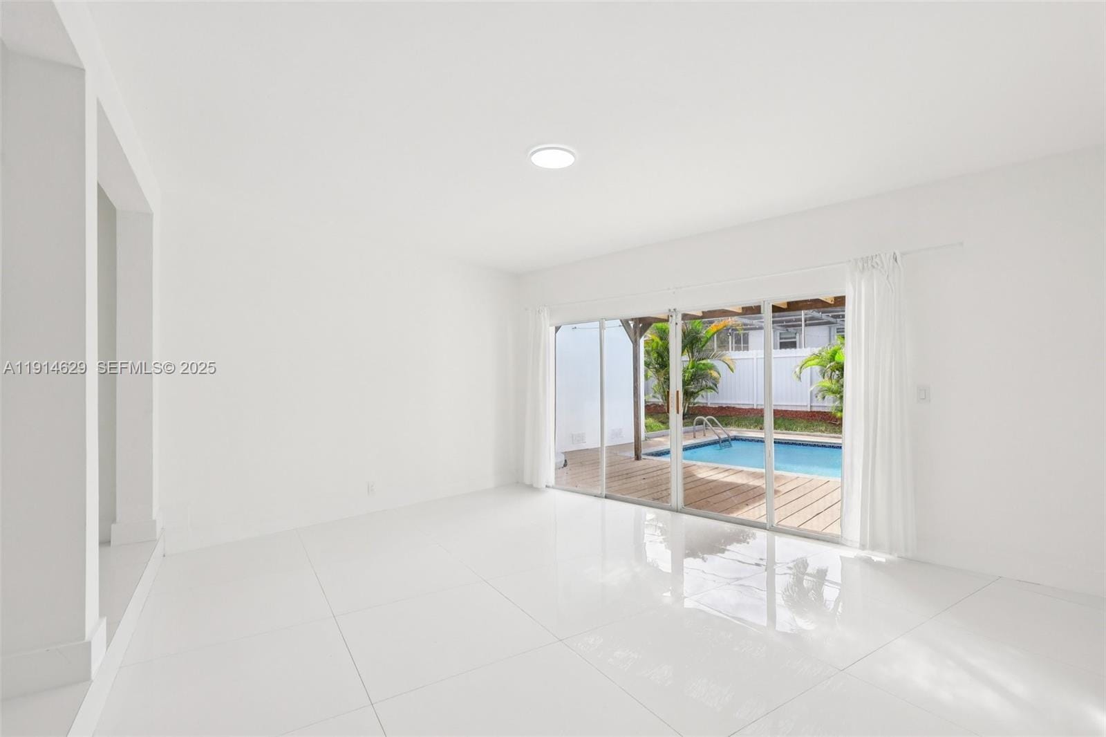 12630 NE Miami Place, North Miami, FL 33161 photo 23