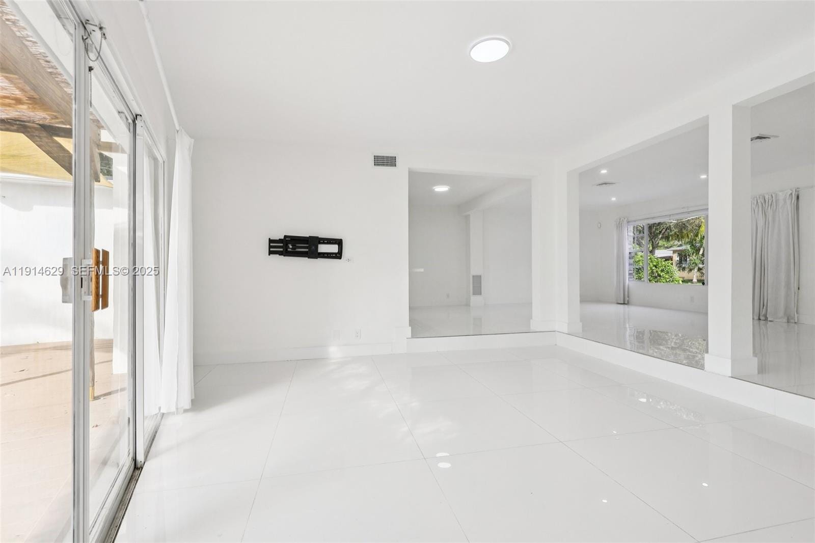 12630 NE Miami Place, North Miami, FL 33161 photo 24
