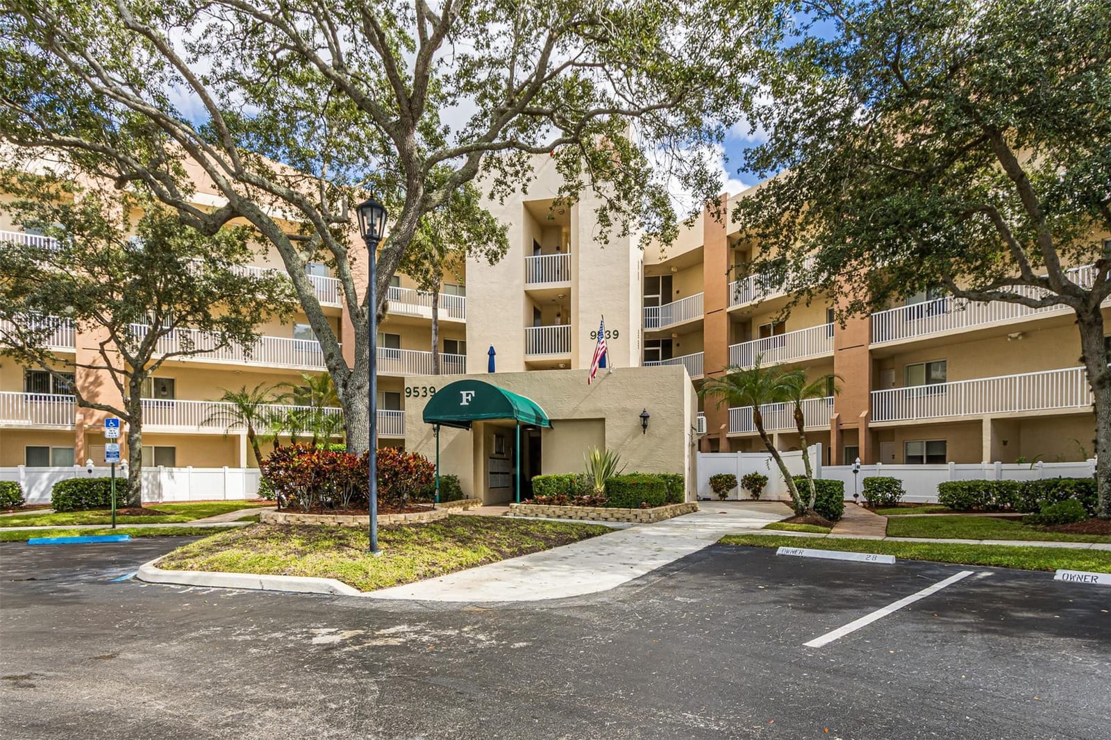 9539 W Weldon Circle F-201, Tamarac, FL 33321 photo 28