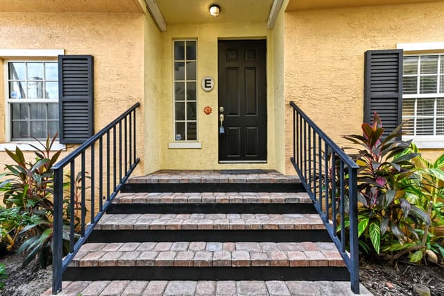 150 NE 6th Avenue E, sold in Porta Al Mare, Delray Beach, FL