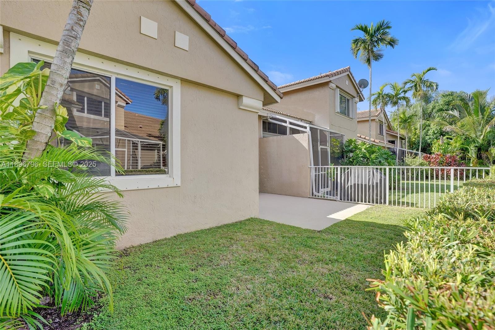 15825 SW 11th Street, Pembroke Pines, FL 33027 photo 4