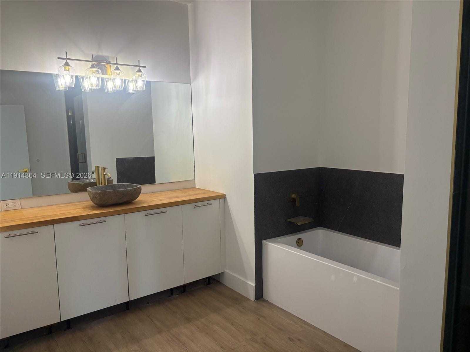1800 N Bayshore Drive 306, Miami, FL 33132 photo 16