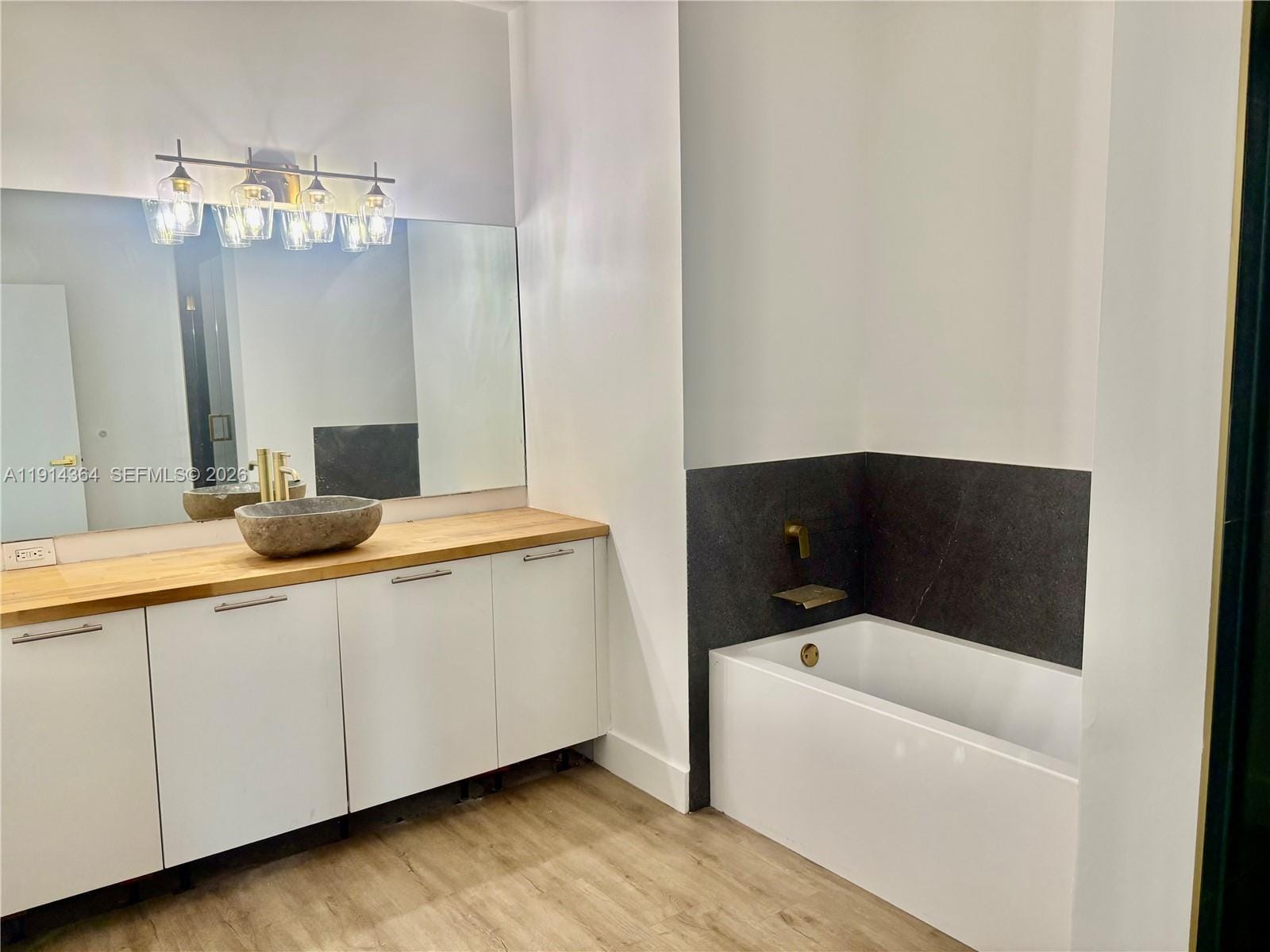 1800 N Bayshore Drive 306, Miami, FL 33132 photo 17