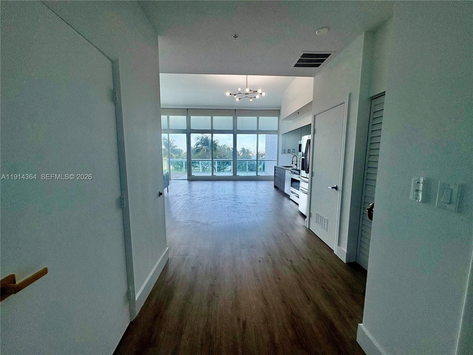 1800 N Bayshore Drive 306 — photo 4