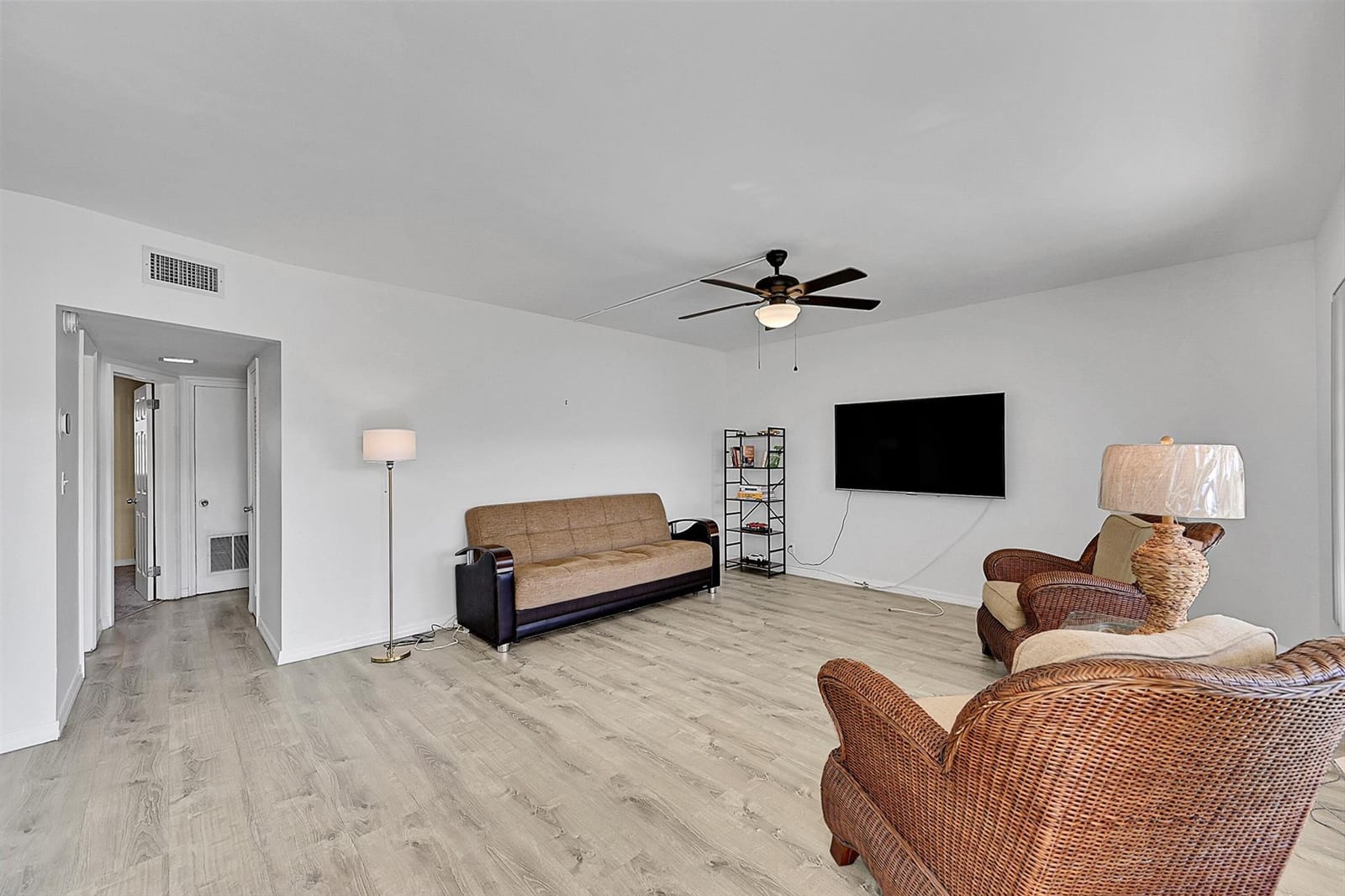 711 SE 7th Avenue 3 — photo 4