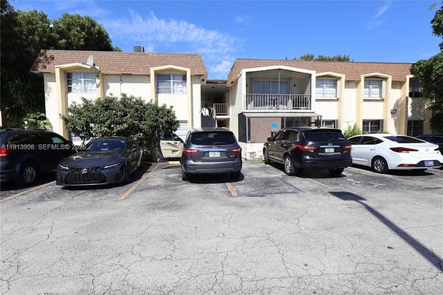 7825 Miller Drive C211, sold in Lakewood Villas, Miami, FL