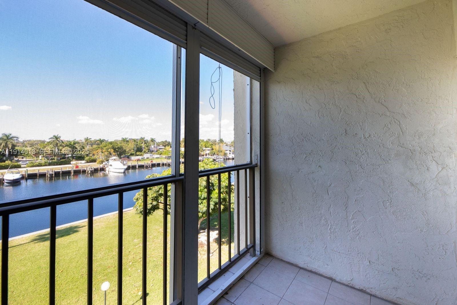 601 Three Islands Boulevard 404, Hallandale Beach, FL 33009 photo 17