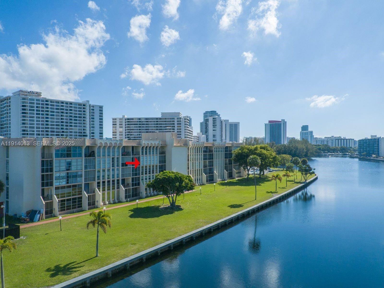 601 Three Islands Boulevard 404, Hallandale Beach, FL 33009 photo 3
