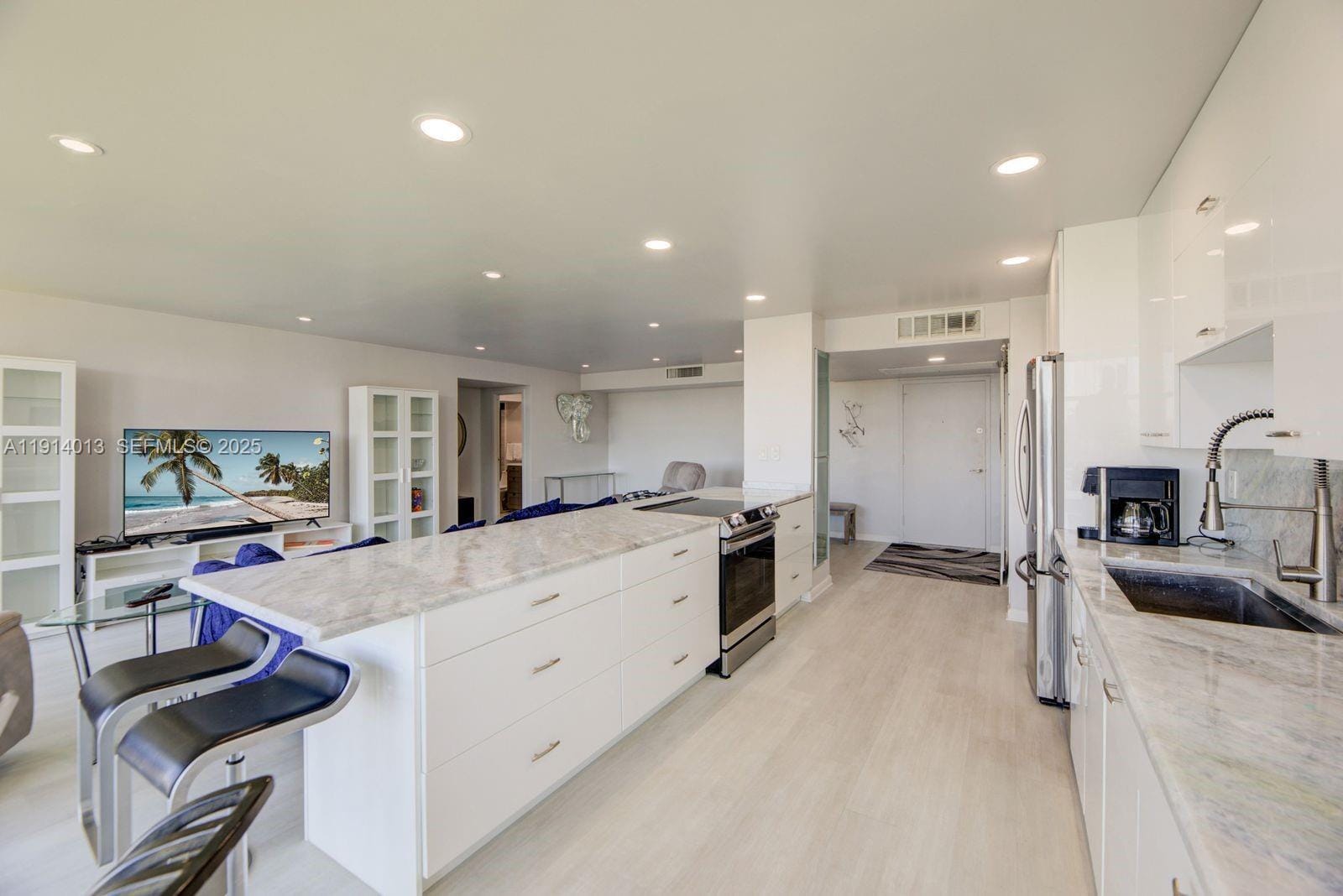 601 Three Islands Boulevard 404, Hallandale Beach, FL 33009 photo 8