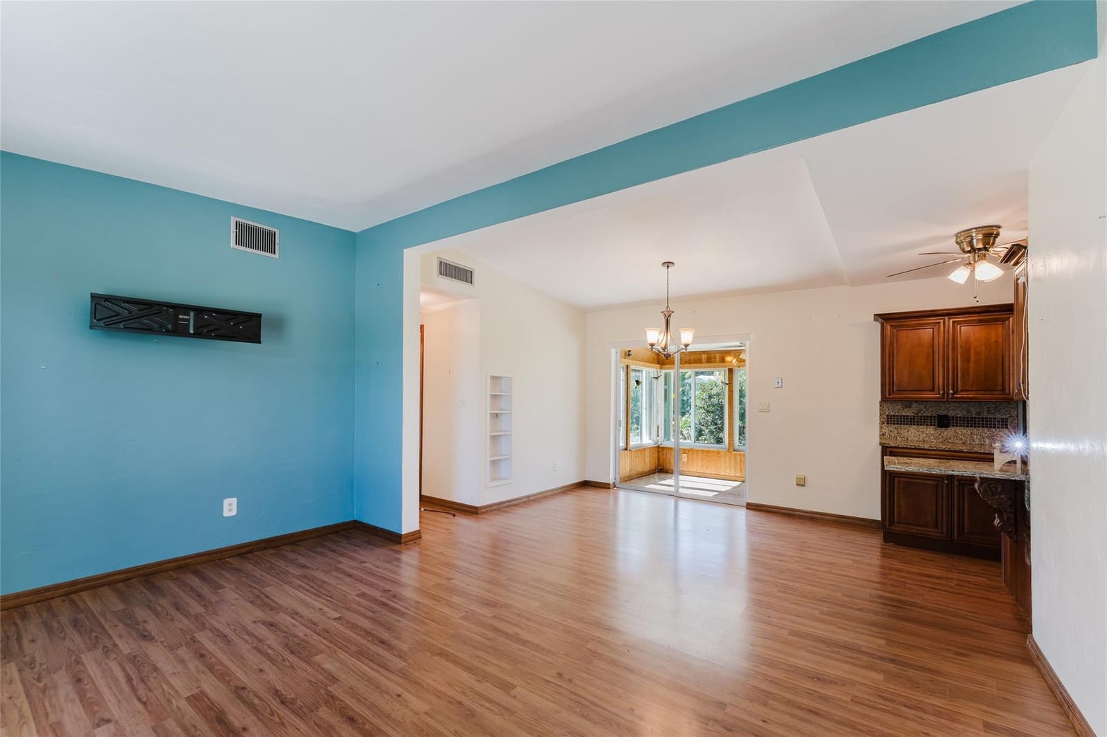 4501 NE 14th Terrace — photo 8