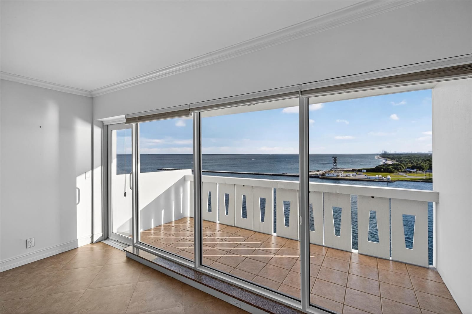 2100 S Ocean Drive 11-L — photo 6