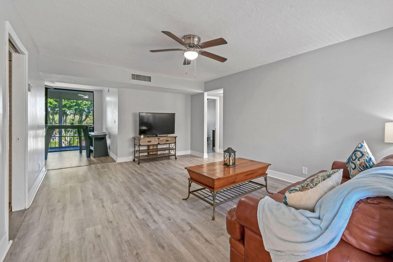 5160 Las Verdes Circle 314, Delray Beach, FL 33484 photo 3