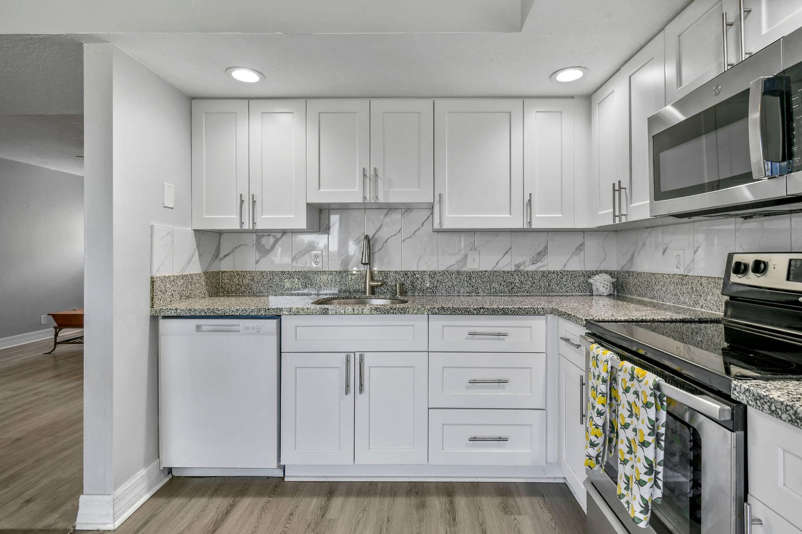 5160 Las Verdes Circle 314, Delray Beach, FL 33484 photo 9