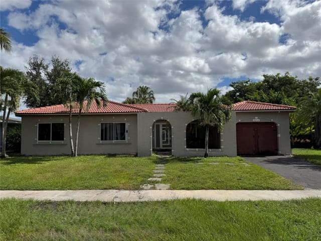 8212 NW 74th Terrace, sold in Sunflower First Add, Tamarac, FL