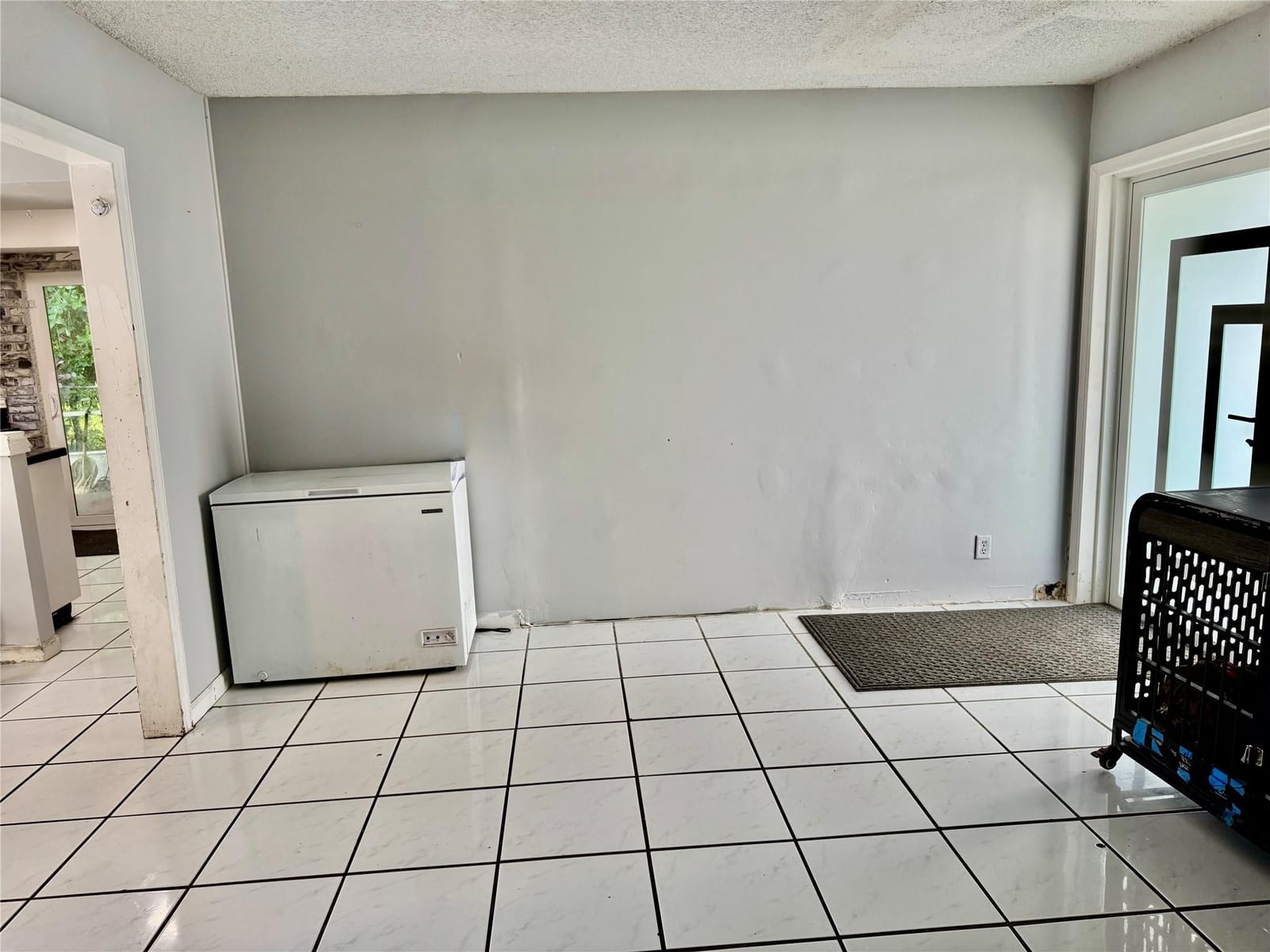 8212 NW 74th Terrace — photo 4