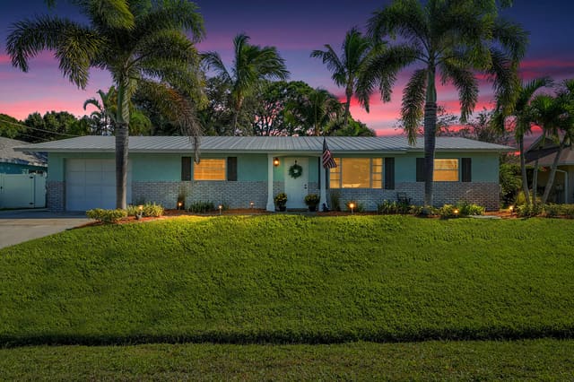 2373 SE Saphire Terrace, Port St. Lucie, FL 34952