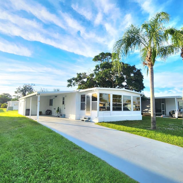 12 La Costa Lane, Port St. Lucie, FL 34952