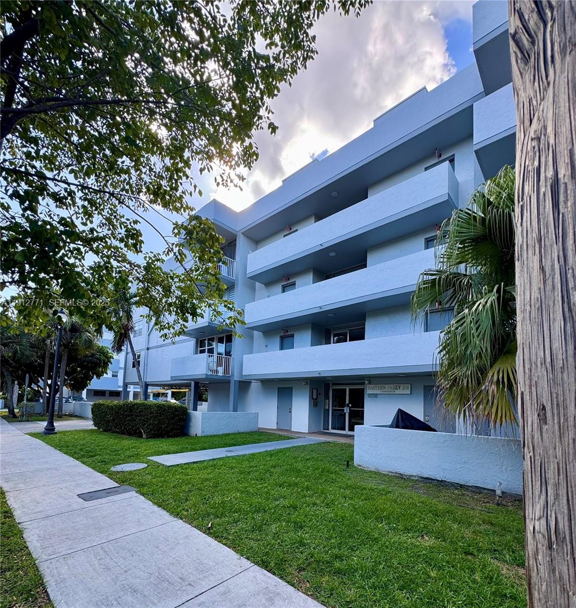 16518 NE 26th Avenue 304, North Miami Beach, FL 33160 photo 29