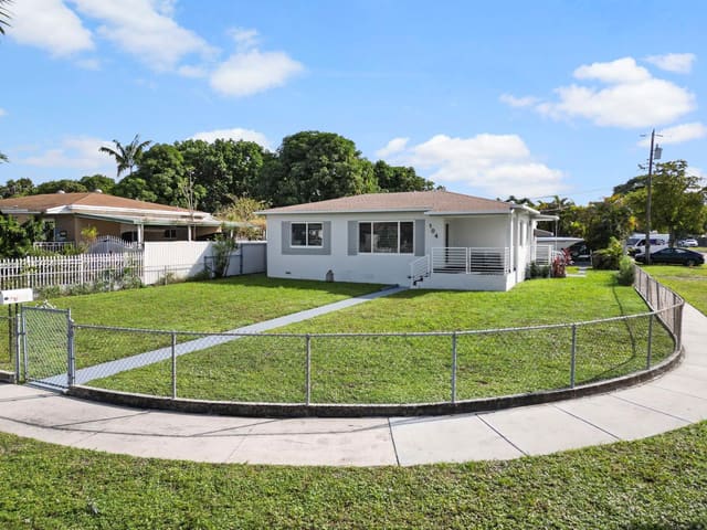 104 E 58th Street, sold in Palm Ave Highlands, Hialeah, FL