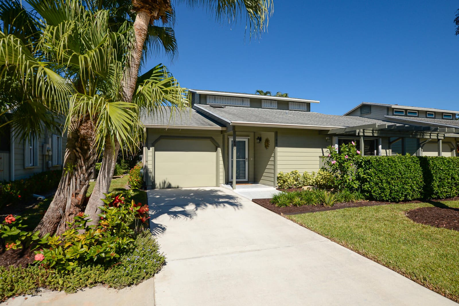 887 NE Dahoon Terrace, Jensen Beach, FL 34957 photo 3