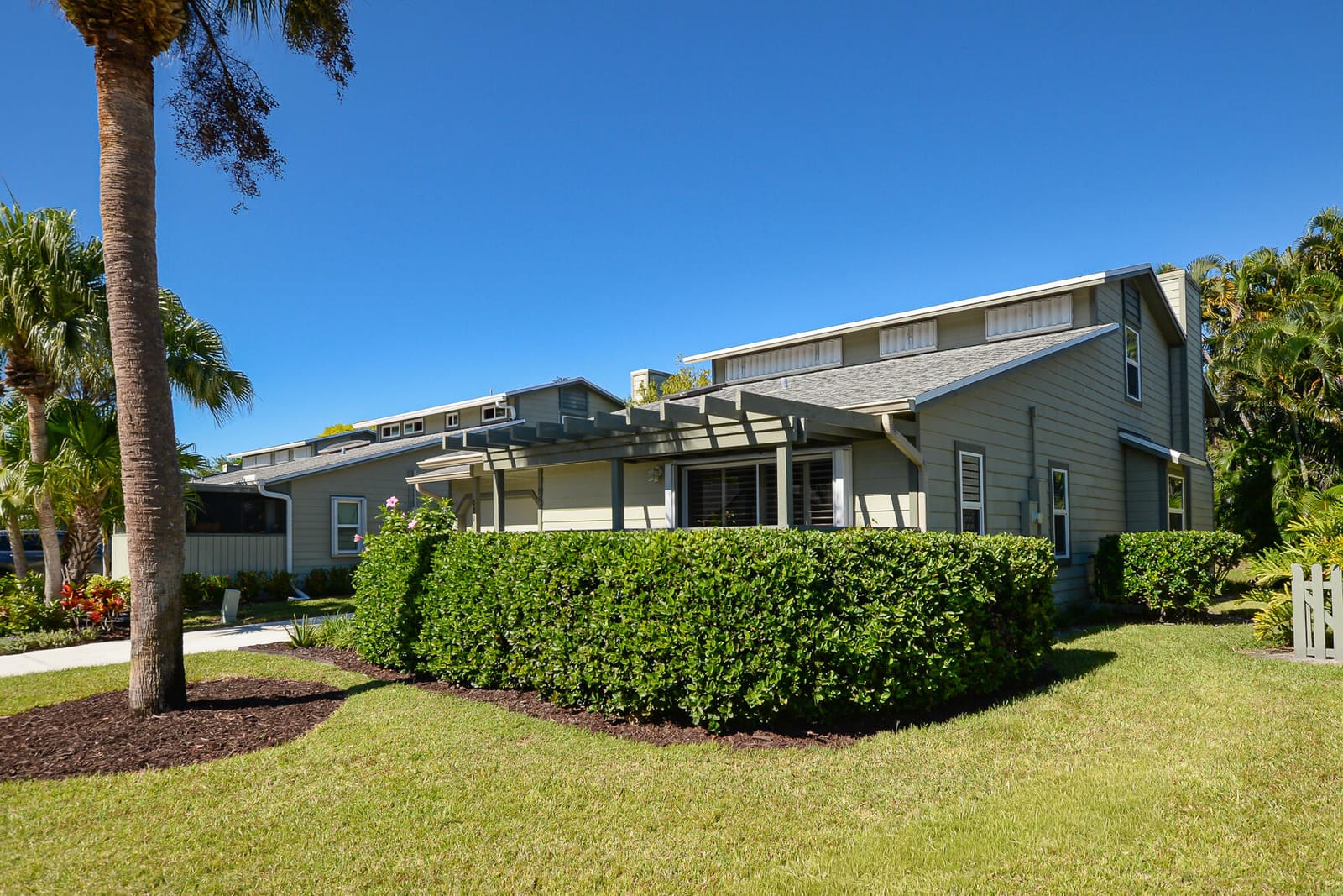 887 NE Dahoon Terrace, Jensen Beach, FL 34957 photo 4