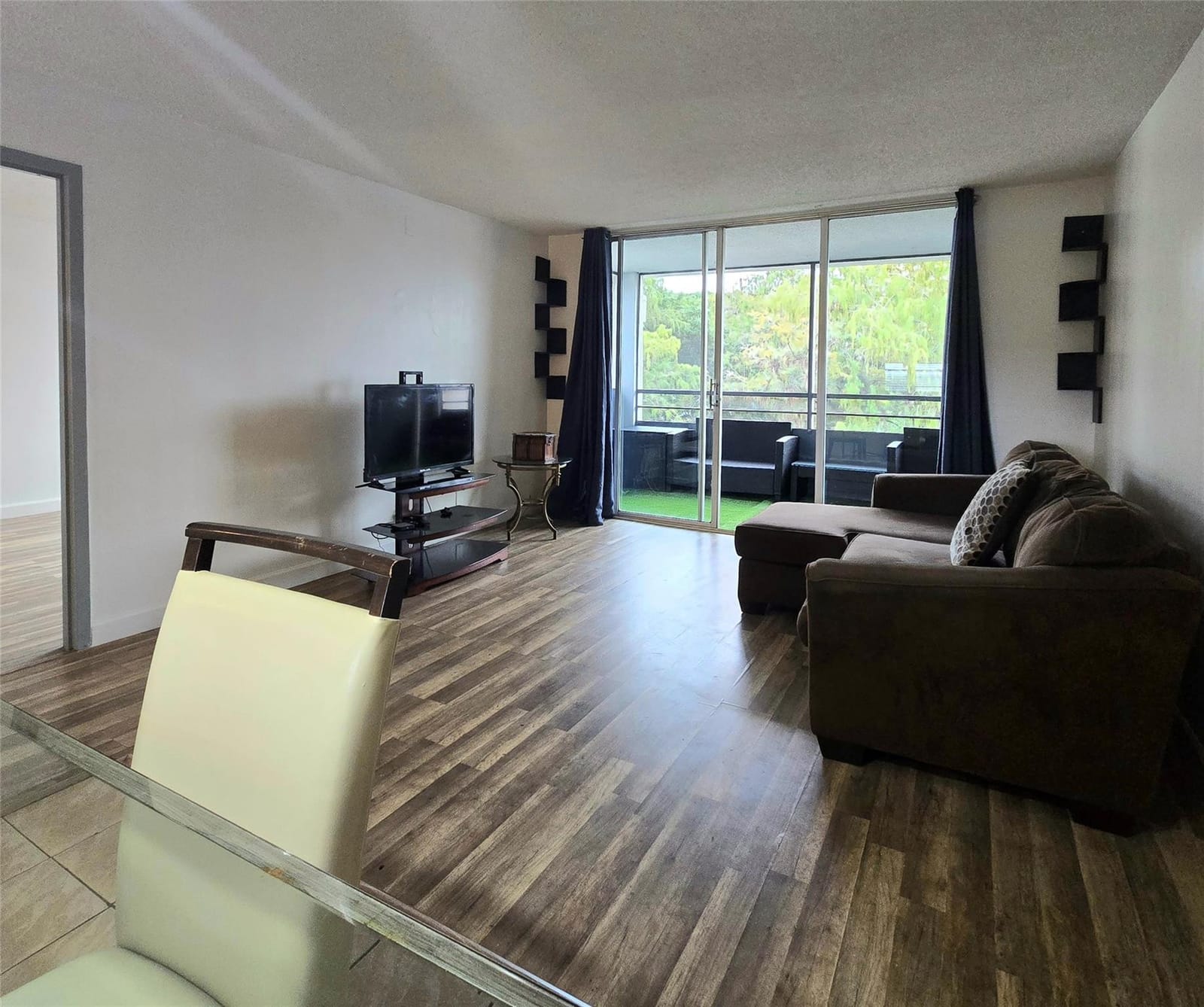 4898 NW 29th Court 412, Lauderdale Lakes, FL 33313 photo 4
