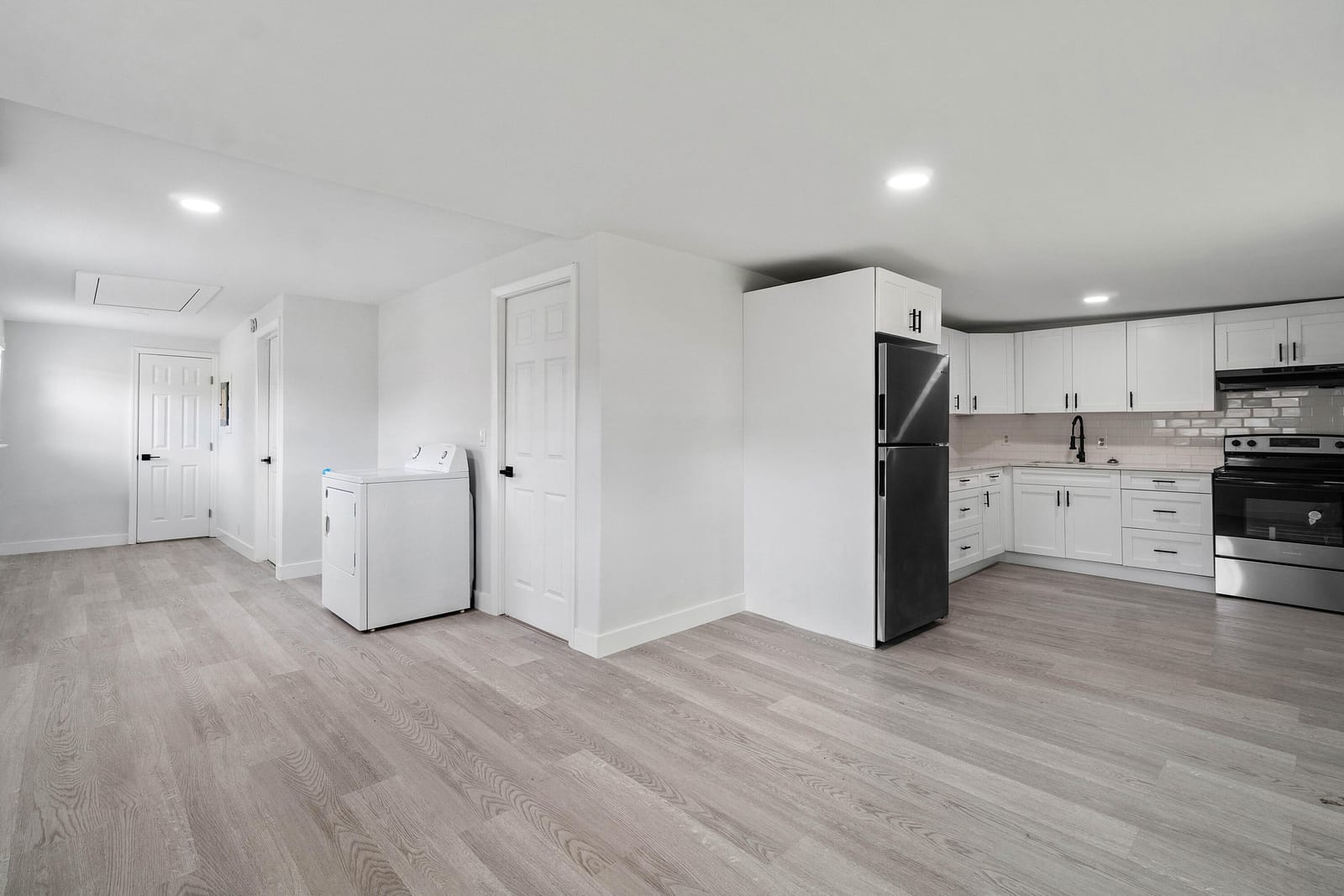 137 SW 9th Avenue — photo 12