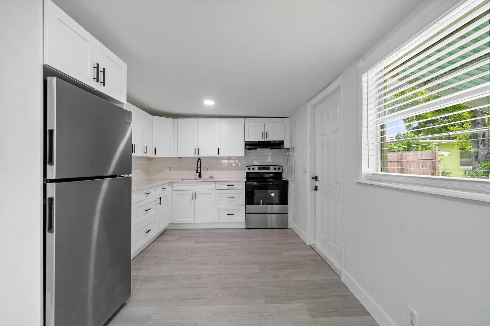 137 SW 9th Avenue, Delray Beach, FL 33444 photo 13