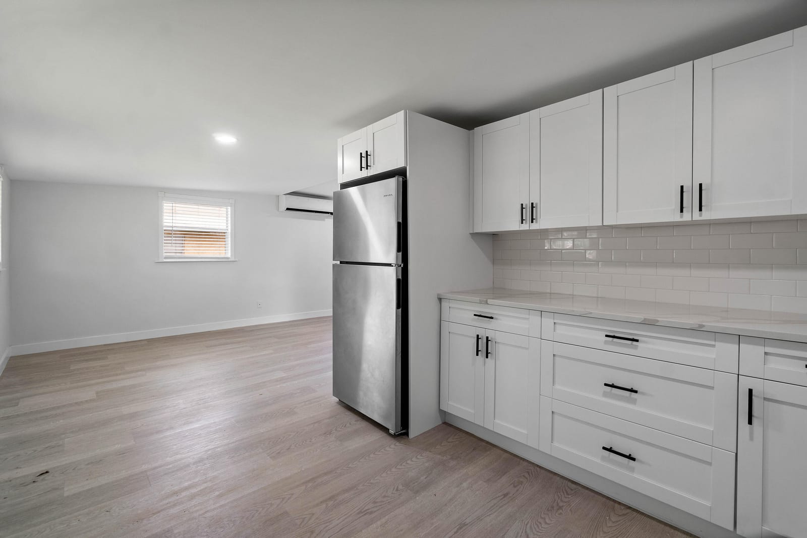 137 SW 9th Avenue — photo 8