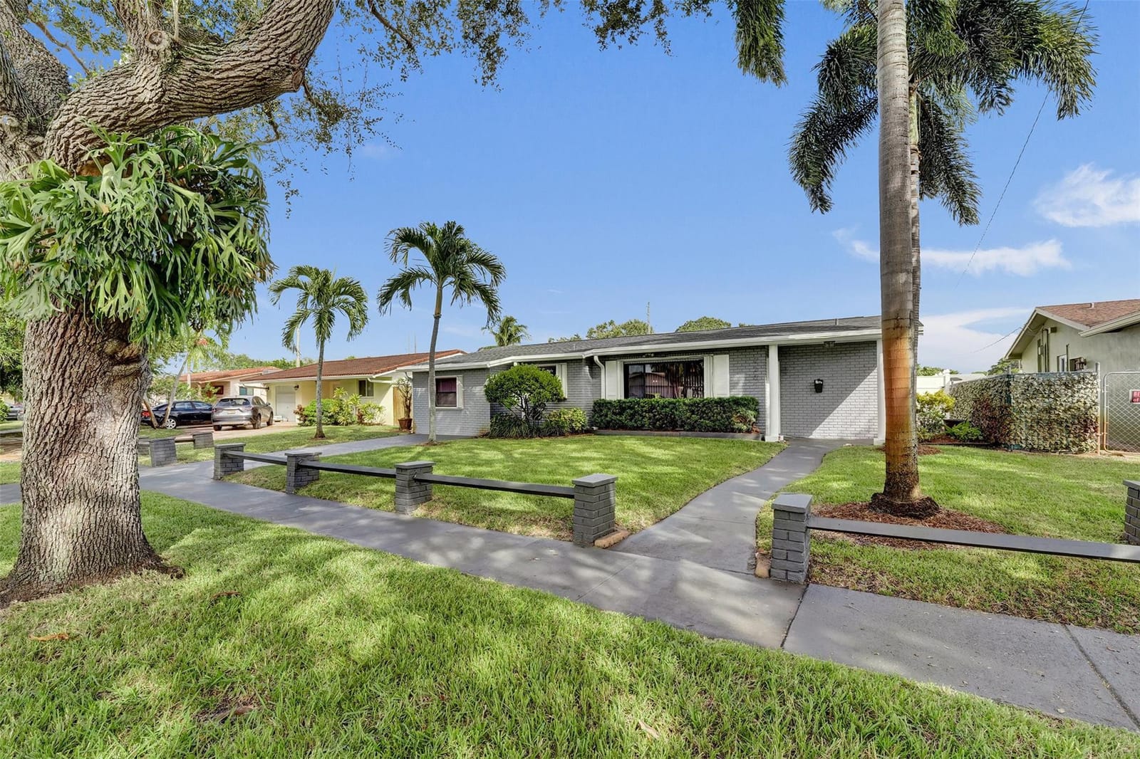 2201 N 49th Avenue, Hollywood, FL 33021
