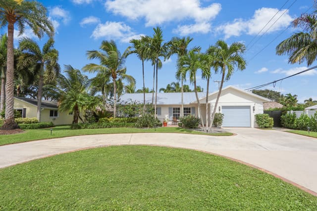 1 Beverly Road W, Jupiter, FL 33469