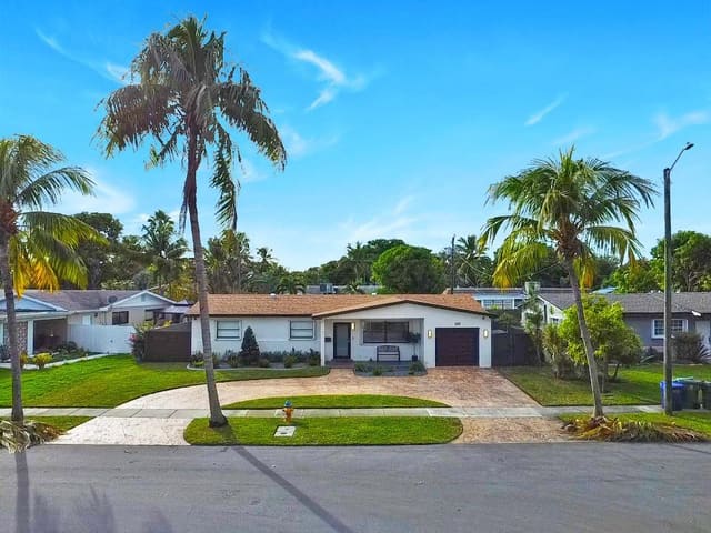 300 SW 65th Way, Boulevard Heights Sec Ten, Pembroke Pines, FL