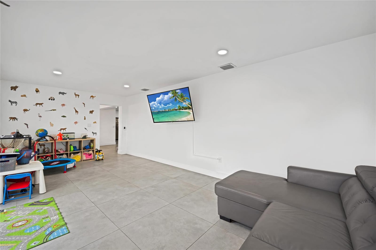300 SW 65th Way, Pembroke Pines, FL 33023 photo 15