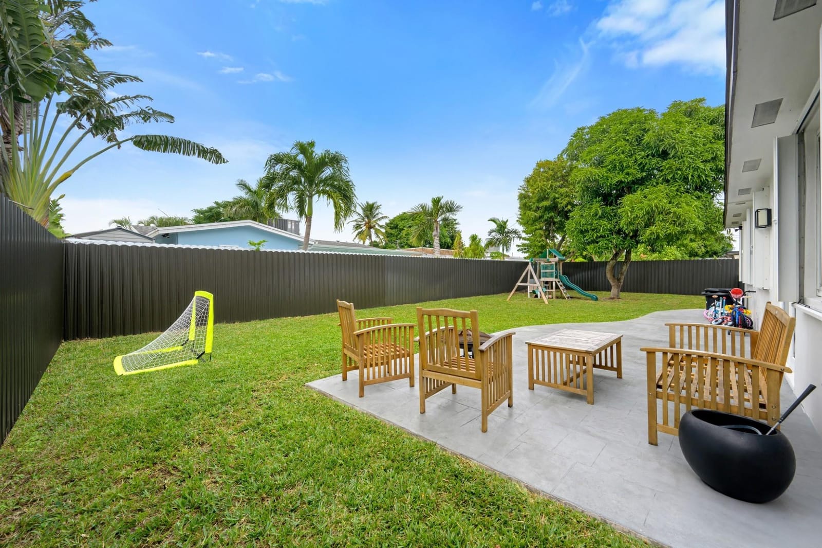300 SW 65th Way, Pembroke Pines, FL 33023 photo 25