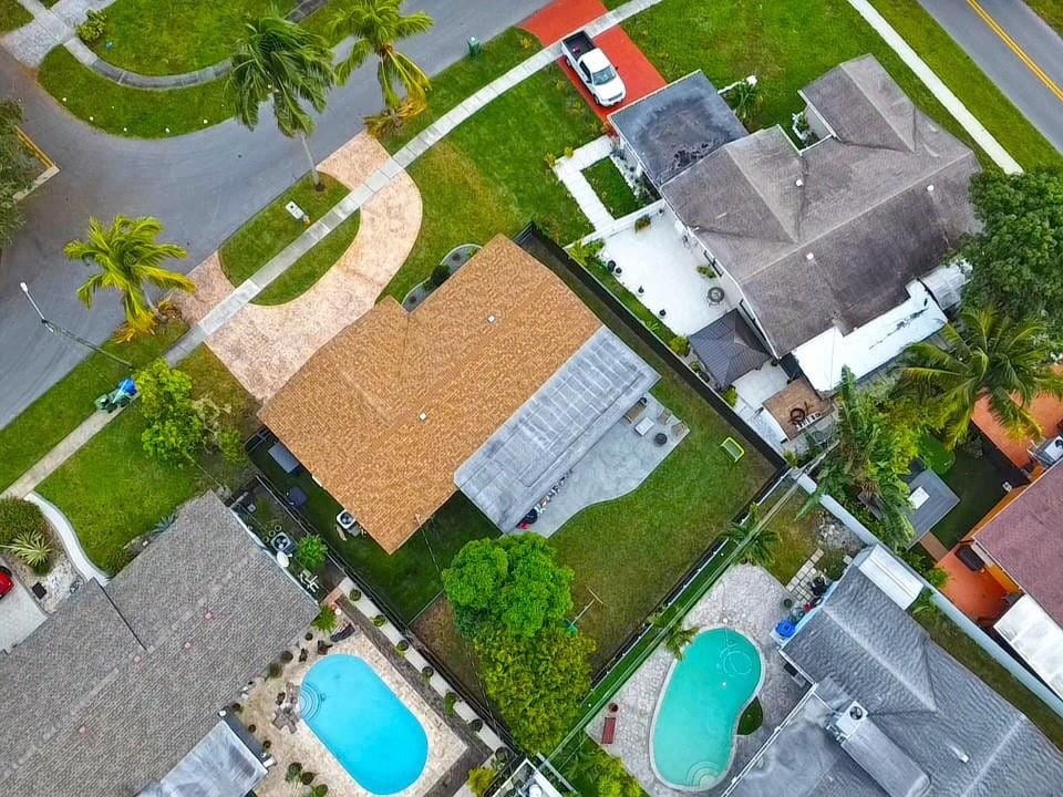 300 SW 65th Way, Pembroke Pines, FL 33023 photo 30
