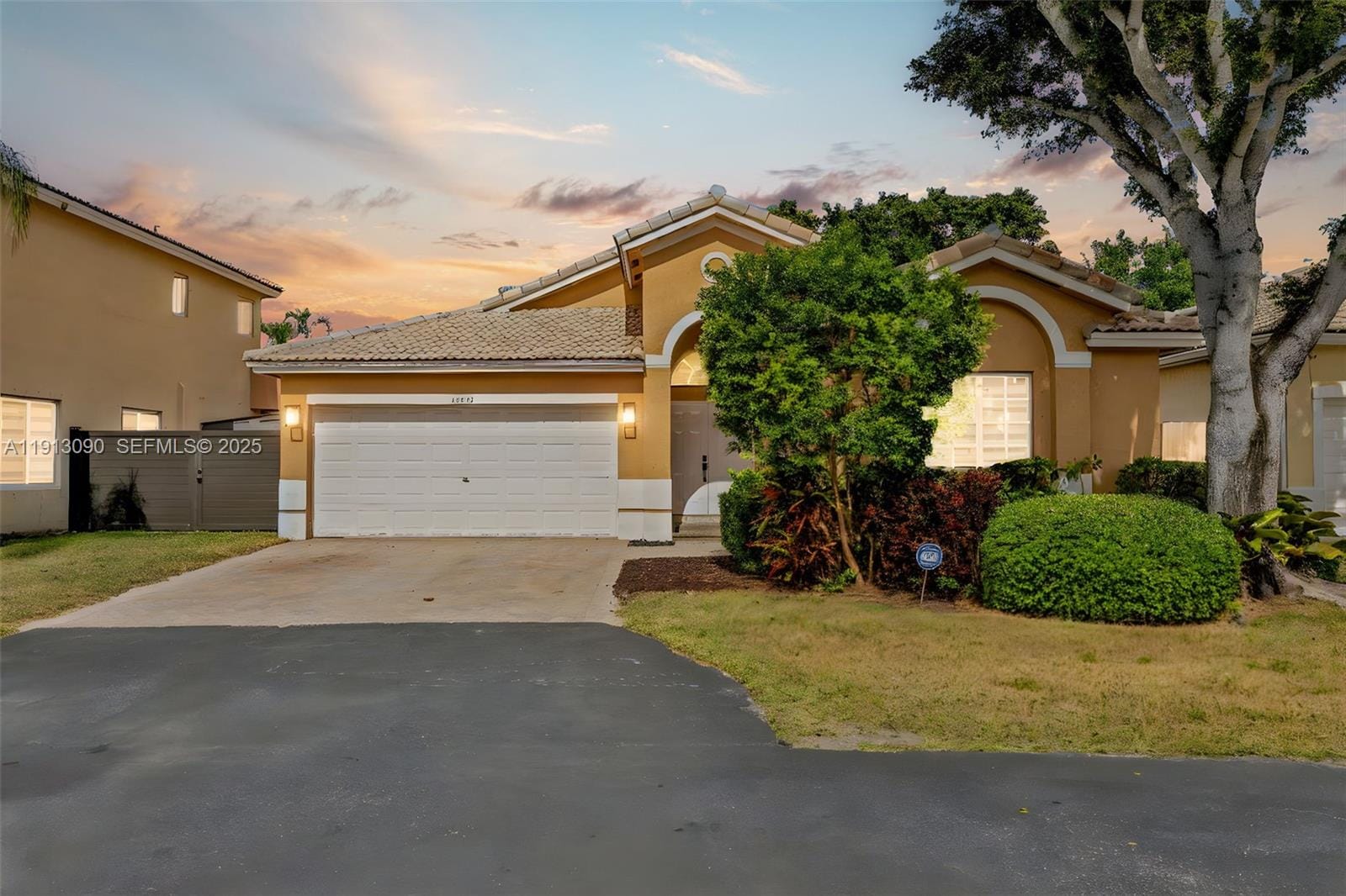 15475 SW 138th Terrace, Miami, FL 33196 photo 2