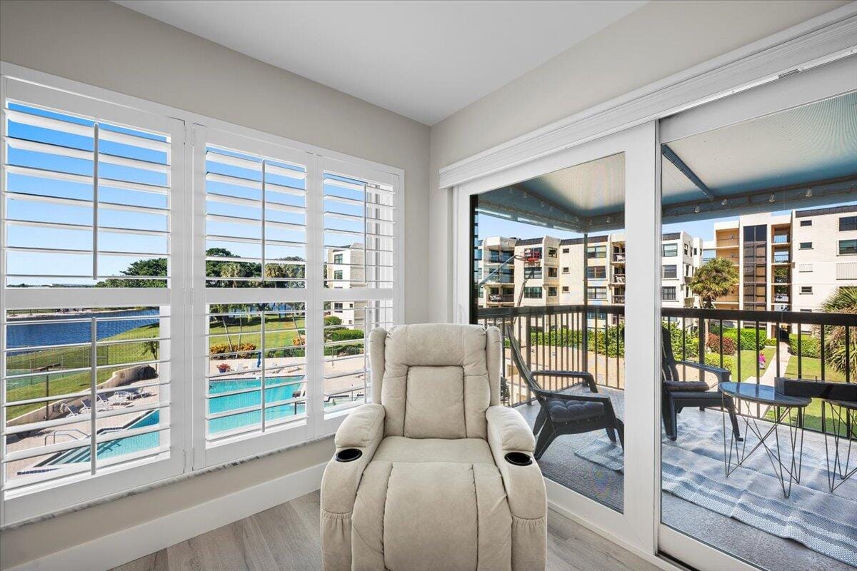 364 Golfview Road 405 — photo 12