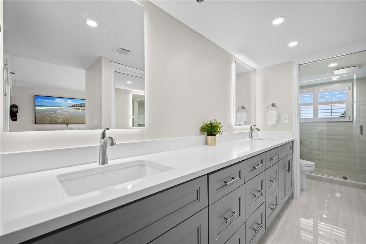 364 Golfview Road 405, North Palm Beach, FL 33408 photo 13