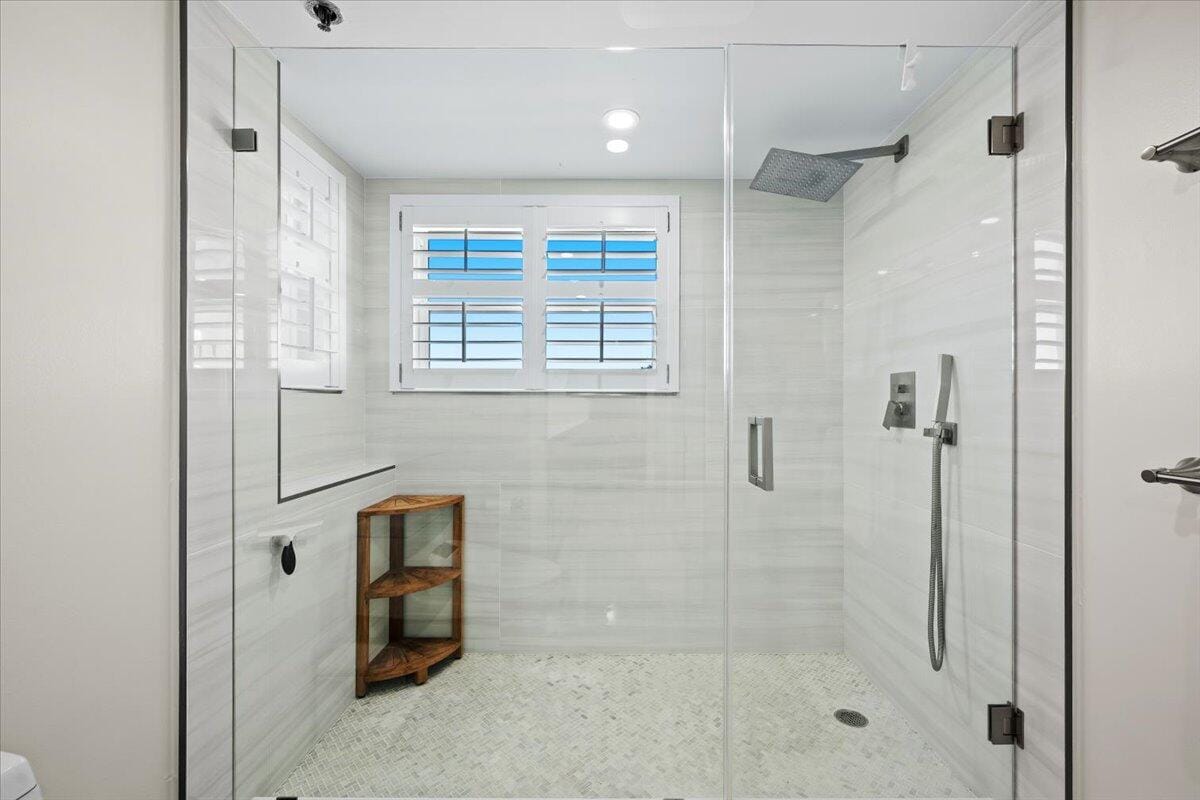 364 Golfview Road 405, North Palm Beach, FL 33408 photo 14
