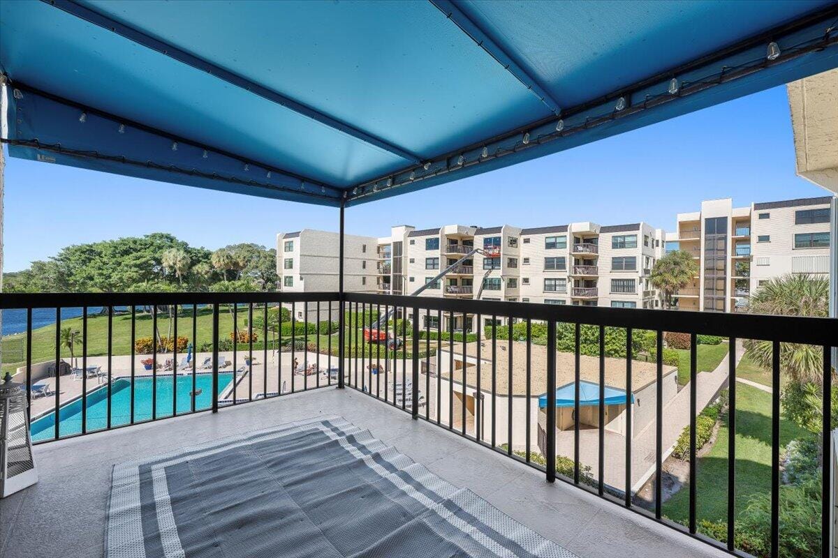 364 Golfview Road 405, North Palm Beach, FL 33408 photo 20