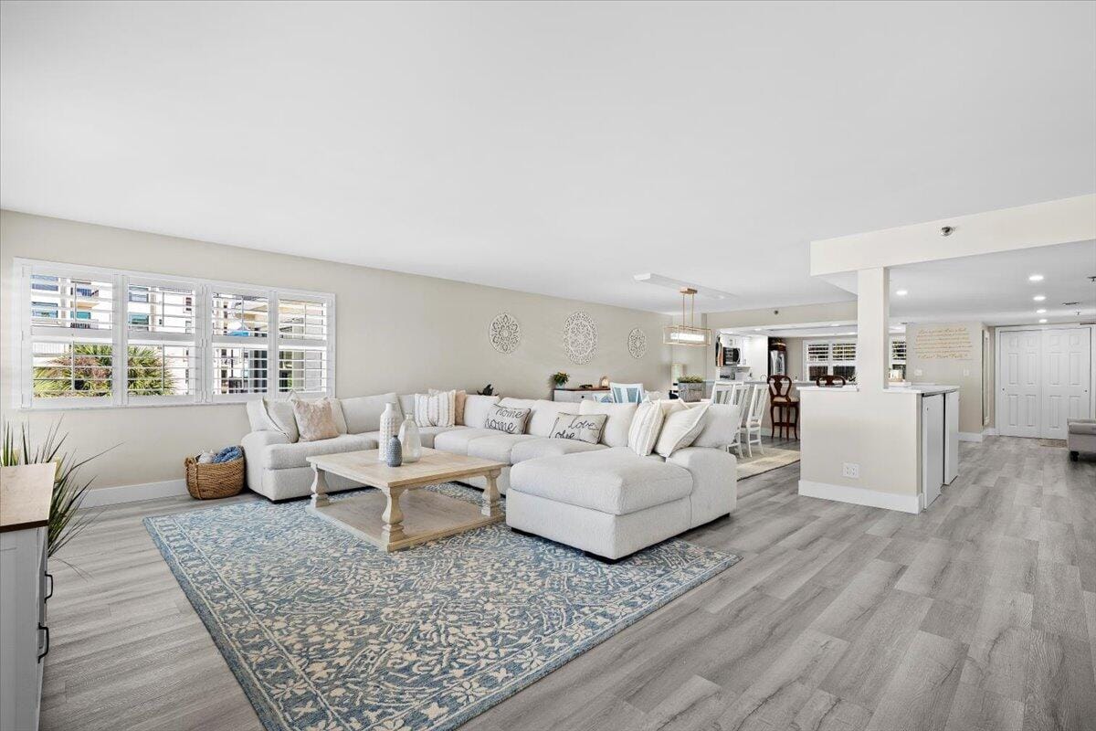 364 Golfview Road 405 — photo 3