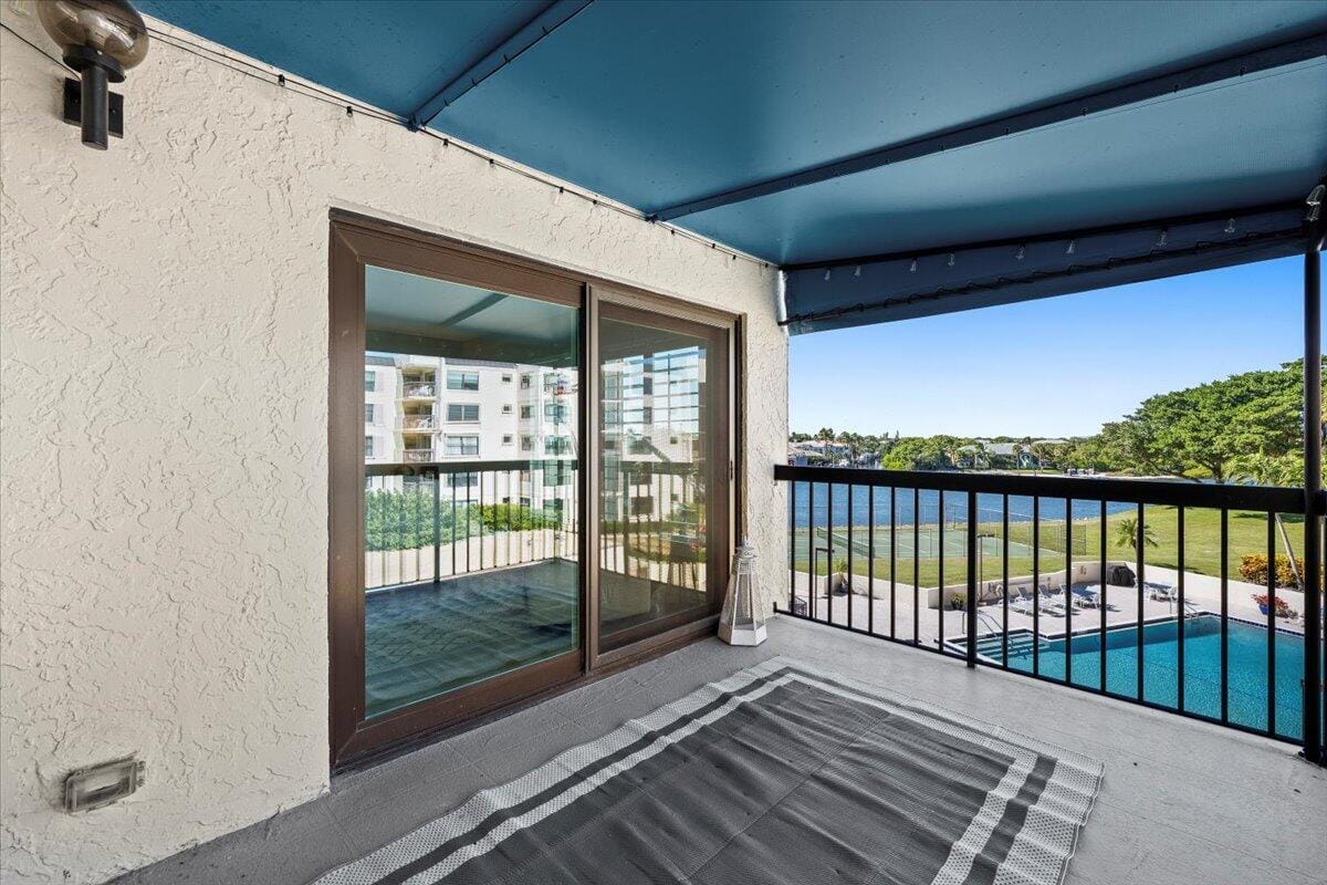 364 Golfview Road 405, North Palm Beach, FL 33408 photo 21