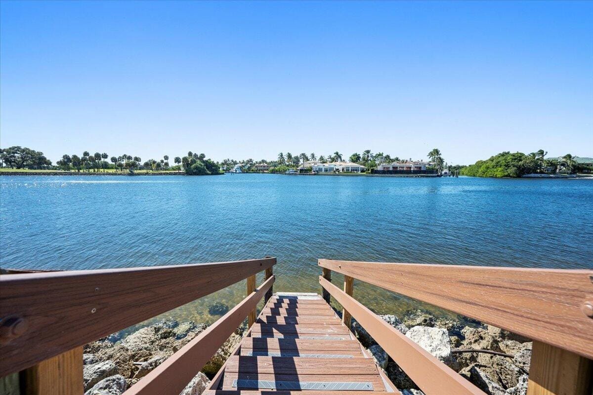 364 Golfview Road 405, North Palm Beach, FL 33408 photo 26