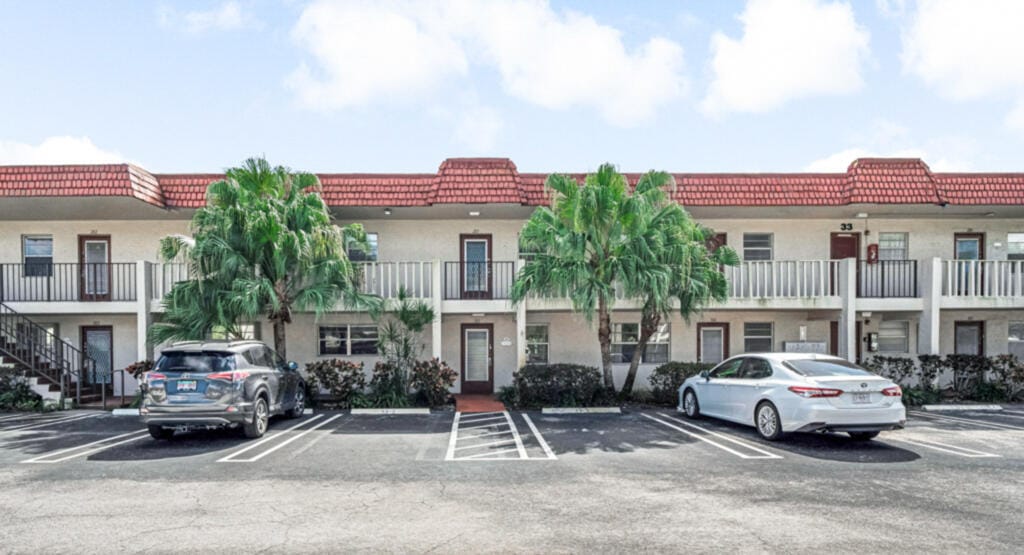 33 Abbey Lane 103, Delray Beach, FL 33446 photo 2