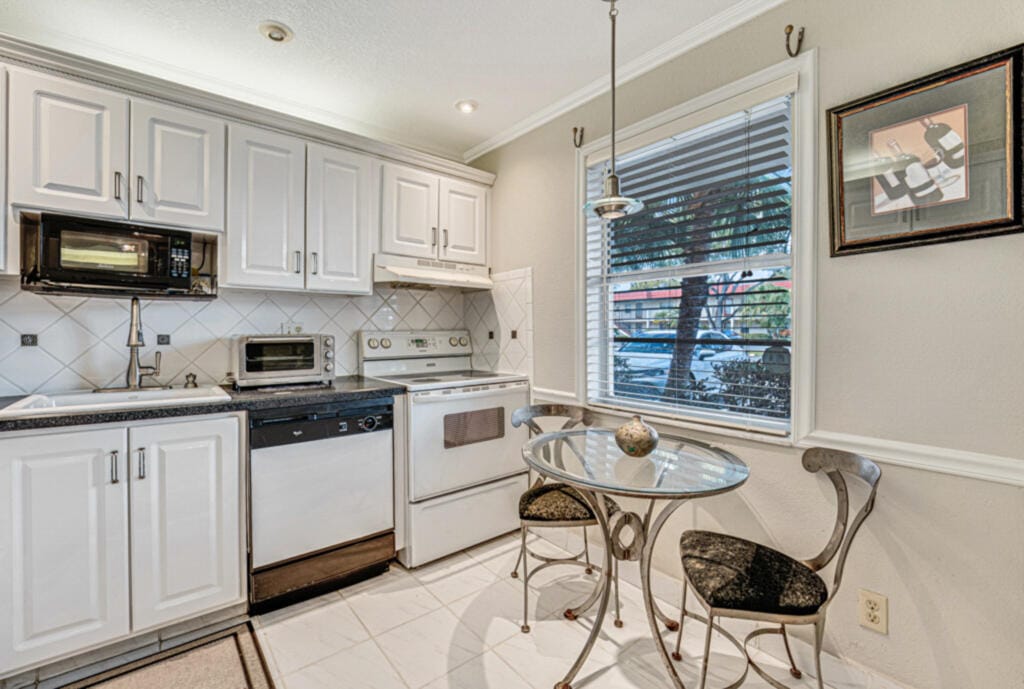 33 Abbey Lane 103, Delray Beach, FL 33446 photo 18