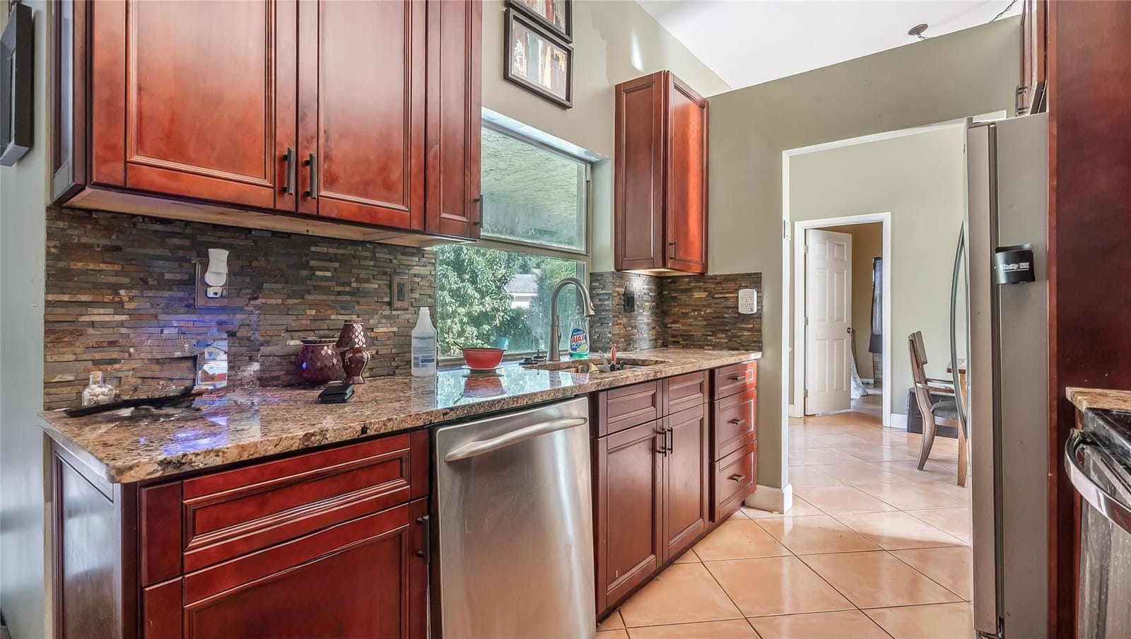 2881 NW 98th Way — photo 4