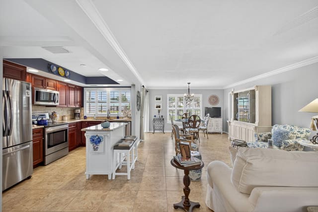5580 Tamberlane Circle 138, sold in Tamberlane, Palm Beach Gardens, FL