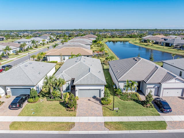 781 SE Courances Drive, sold in Veranda Gardens, Port St Lucie, FL