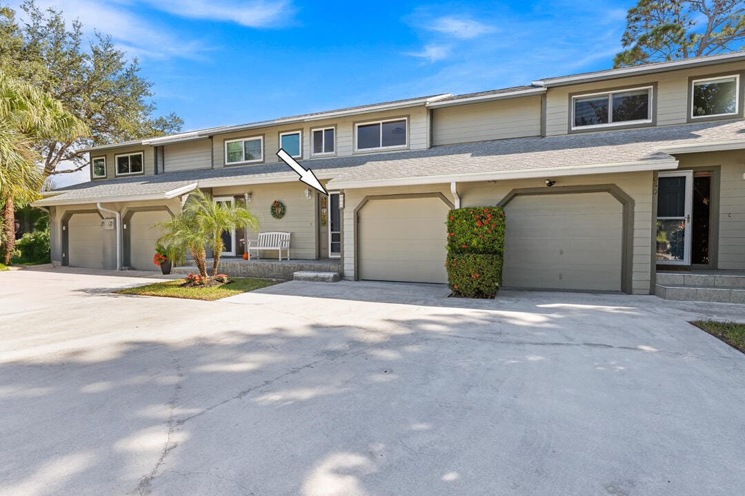 652 NE Wax Myrtle Way, Jensen Beach, FL 34957 photo 3